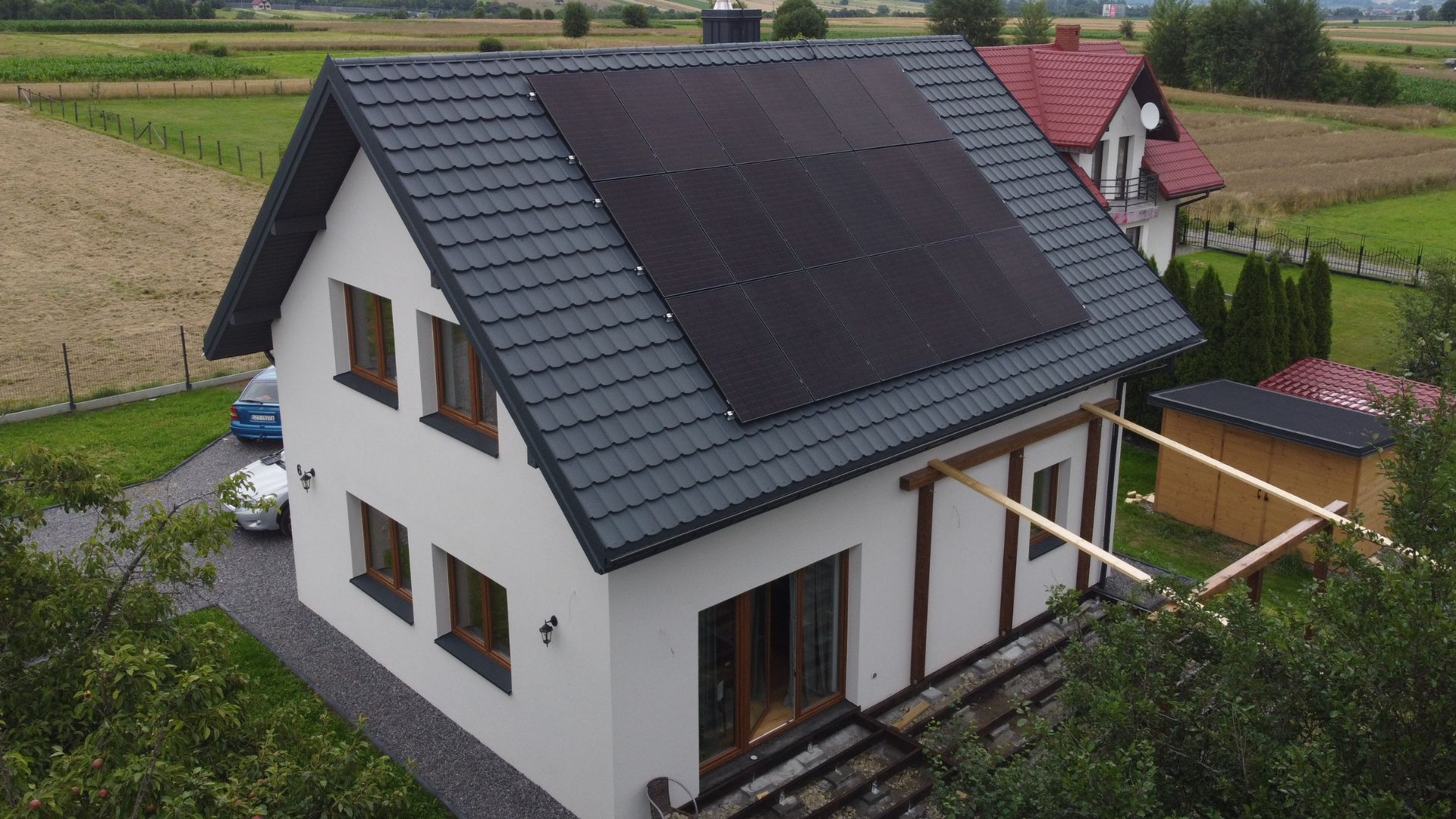 bank-pradu-fotowoltaika-panele-sloneczne-instalacja-energia-magazynowanie-dom