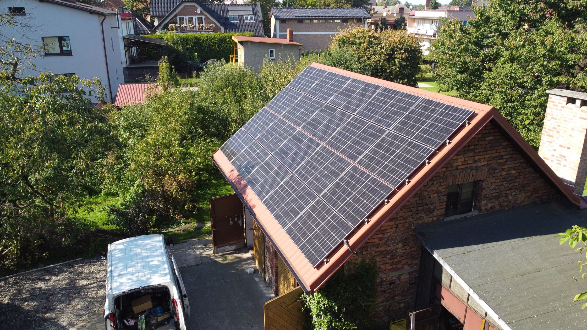 bank-pradu-fotowoltaika-panele-sloneczne-inverter-panele-pompa-zasilanie