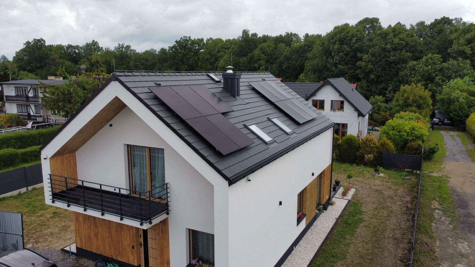 bank-pradu-fotowoltaika-panele-sloneczne-pompa-zasobnik-ogrzewanie-energia